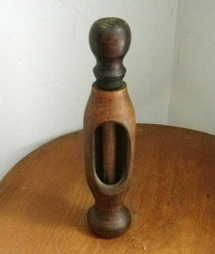 Ancien embouchonneur - , de