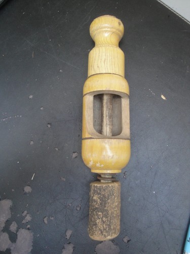 Ancien embouchonneur manuel - embouchonneur,